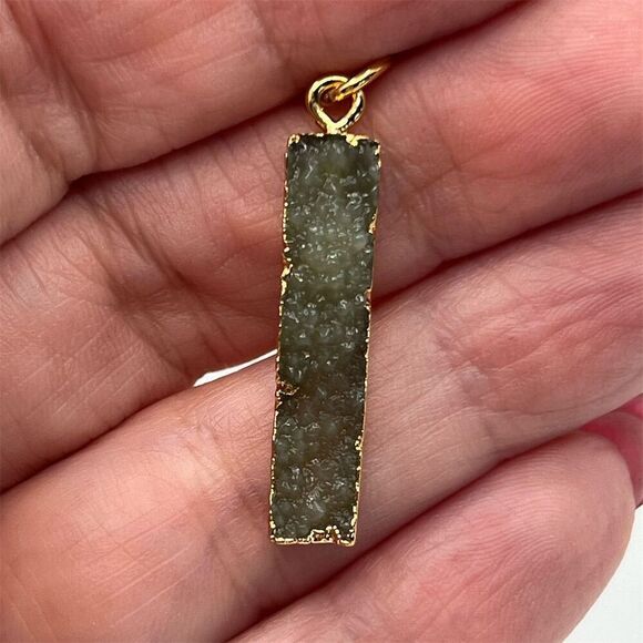 2/$15 Premier Designs Gray Druzy Bar Pendant Gold Tone - Picture 1 of 7
